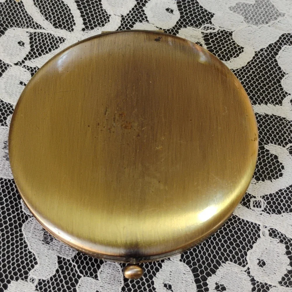 Vintage Cut-Out Compact Mirror